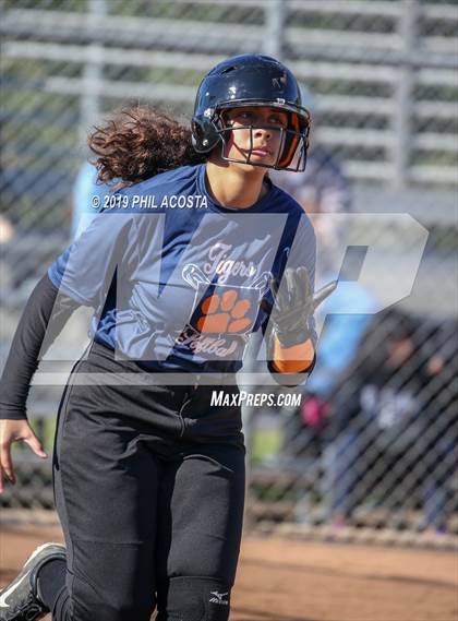 Thumbnail 1 in Legacy vs Lincoln (MLK Tournament) photogallery.