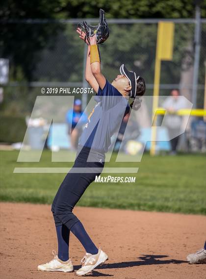 Thumbnail 3 in Legacy vs Lincoln (MLK Tournament) photogallery.