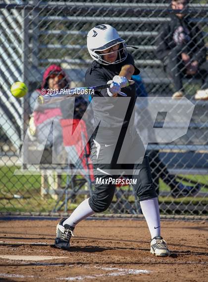 Thumbnail 3 in Legacy vs Lincoln (MLK Tournament) photogallery.