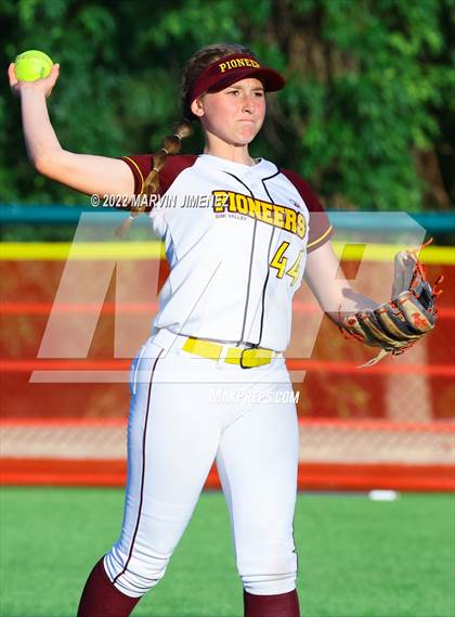 Thumbnail 2 in Oaks Christian vs Simi Valley photogallery.