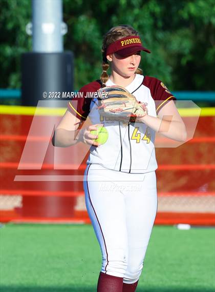 Thumbnail 1 in Oaks Christian vs Simi Valley photogallery.