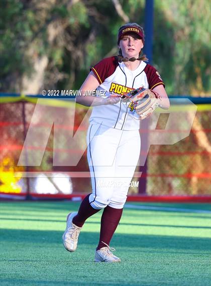 Thumbnail 3 in Oaks Christian vs Simi Valley photogallery.