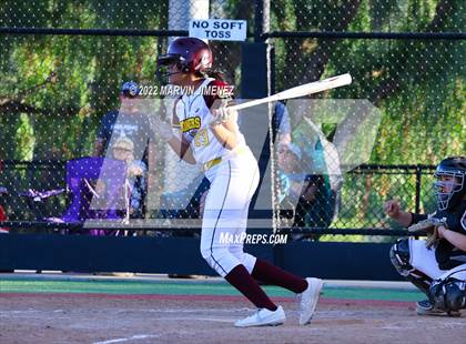 Thumbnail 2 in Oaks Christian vs Simi Valley photogallery.