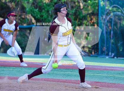 Thumbnail 3 in Oaks Christian vs Simi Valley photogallery.