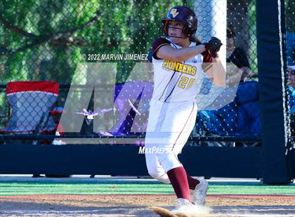 Thumbnail 2 in Oaks Christian vs Simi Valley photogallery.