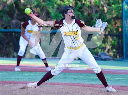 Thumbnail 2 in Oaks Christian vs Simi Valley photogallery.