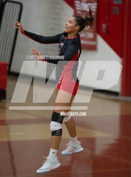 Thumbnail 2 in Paloma Valley vs. Elsinore photogallery.