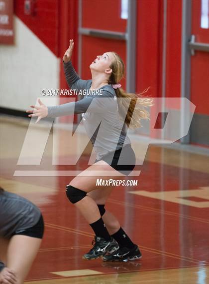 Thumbnail 2 in Paloma Valley vs. Elsinore photogallery.