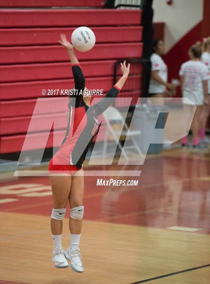 Thumbnail 2 in Paloma Valley vs. Elsinore photogallery.