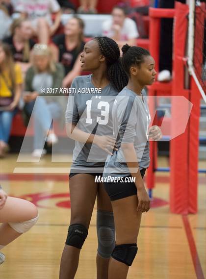 Thumbnail 3 in Paloma Valley vs. Elsinore photogallery.