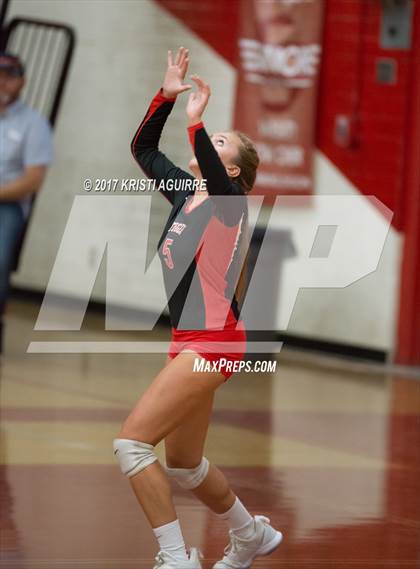 Thumbnail 2 in Paloma Valley vs. Elsinore photogallery.