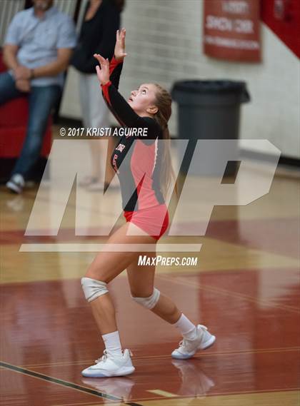 Thumbnail 3 in Paloma Valley vs. Elsinore photogallery.