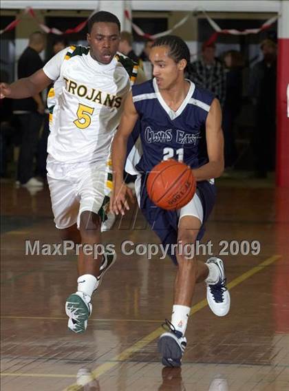 Thumbnail 2 in Castro Valley vs. Clovis East (Gridley Invitational) photogallery.