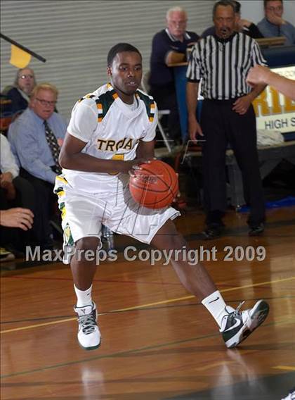 Thumbnail 3 in Castro Valley vs. Clovis East (Gridley Invitational) photogallery.