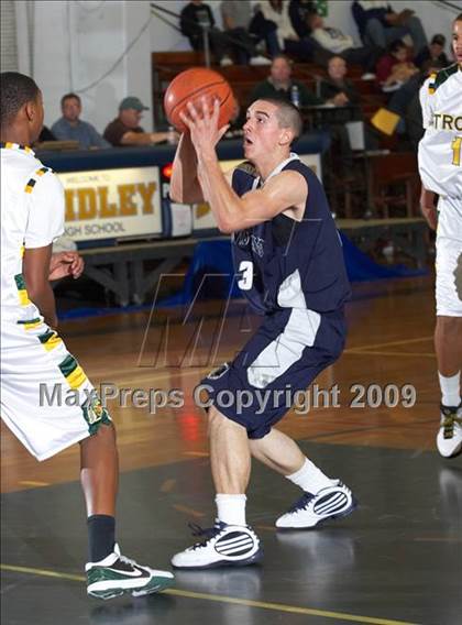 Thumbnail 3 in Castro Valley vs. Clovis East (Gridley Invitational) photogallery.