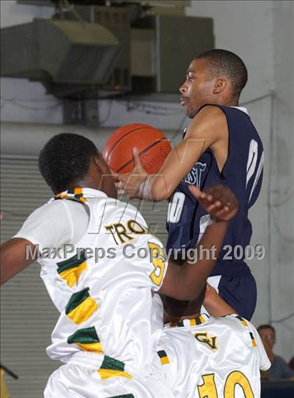 Thumbnail 1 in Castro Valley vs. Clovis East (Gridley Invitational) photogallery.