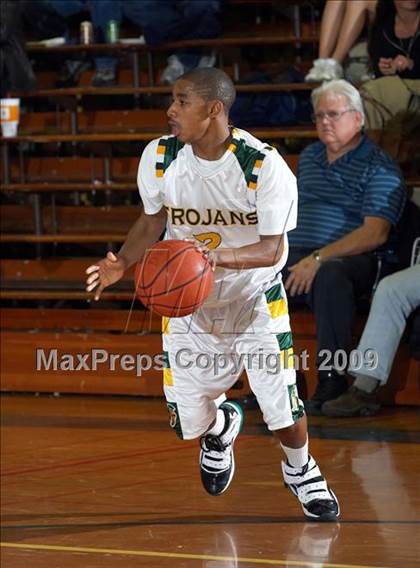 Thumbnail 2 in Castro Valley vs. Clovis East (Gridley Invitational) photogallery.