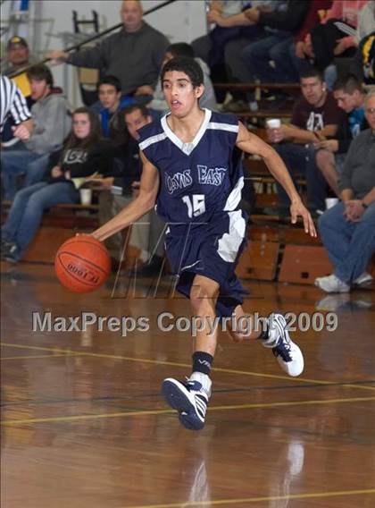 Thumbnail 1 in Castro Valley vs. Clovis East (Gridley Invitational) photogallery.