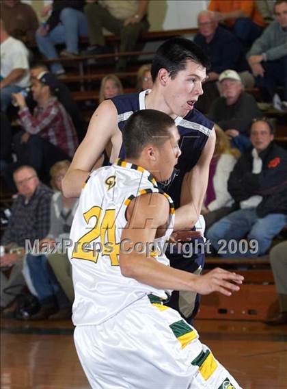 Thumbnail 2 in Castro Valley vs. Clovis East (Gridley Invitational) photogallery.