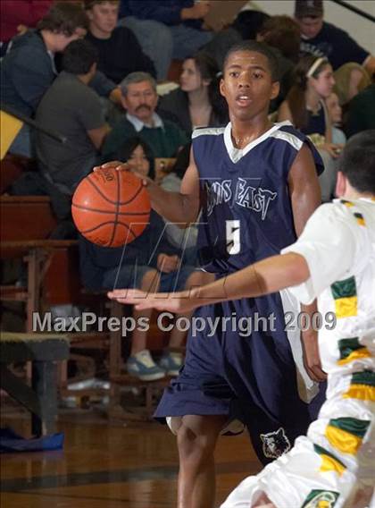 Thumbnail 1 in Castro Valley vs. Clovis East (Gridley Invitational) photogallery.