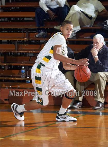 Thumbnail 2 in Castro Valley vs. Clovis East (Gridley Invitational) photogallery.