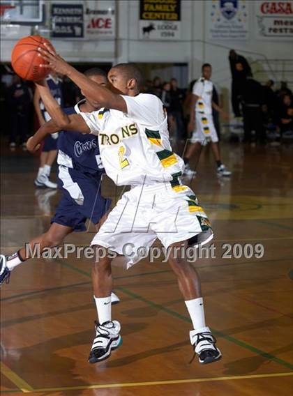 Thumbnail 2 in Castro Valley vs. Clovis East (Gridley Invitational) photogallery.