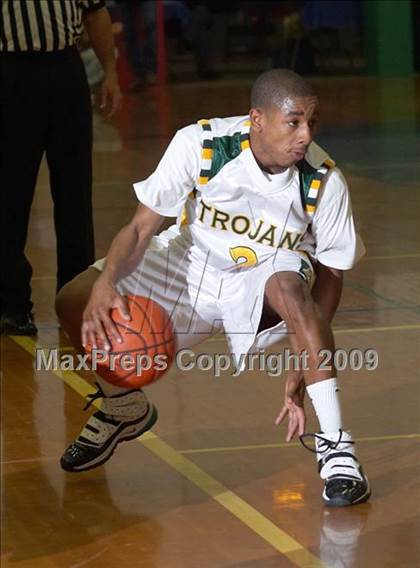 Thumbnail 2 in Castro Valley vs. Clovis East (Gridley Invitational) photogallery.
