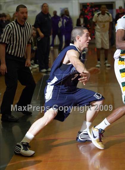 Thumbnail 1 in Castro Valley vs. Clovis East (Gridley Invitational) photogallery.