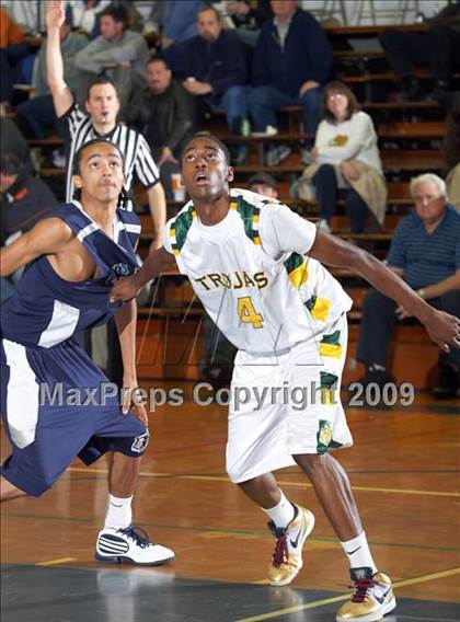 Thumbnail 1 in Castro Valley vs. Clovis East (Gridley Invitational) photogallery.