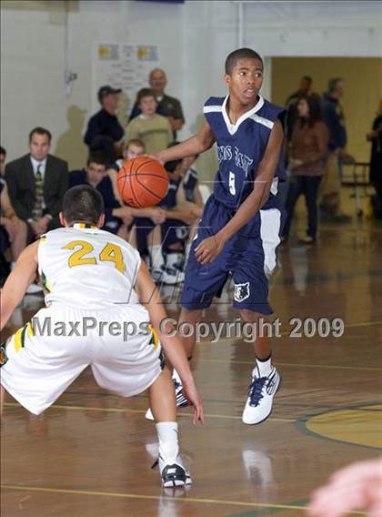 Thumbnail 1 in Castro Valley vs. Clovis East (Gridley Invitational) photogallery.