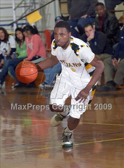 Thumbnail 2 in Castro Valley vs. Clovis East (Gridley Invitational) photogallery.