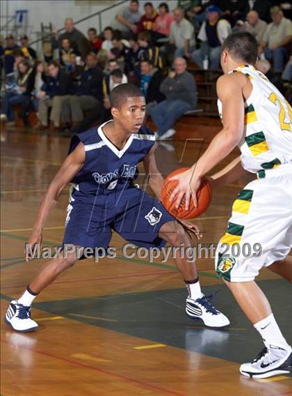 Thumbnail 3 in Castro Valley vs. Clovis East (Gridley Invitational) photogallery.
