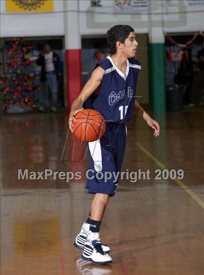 Thumbnail 2 in Castro Valley vs. Clovis East (Gridley Invitational) photogallery.