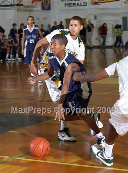 Thumbnail 2 in Castro Valley vs. Clovis East (Gridley Invitational) photogallery.