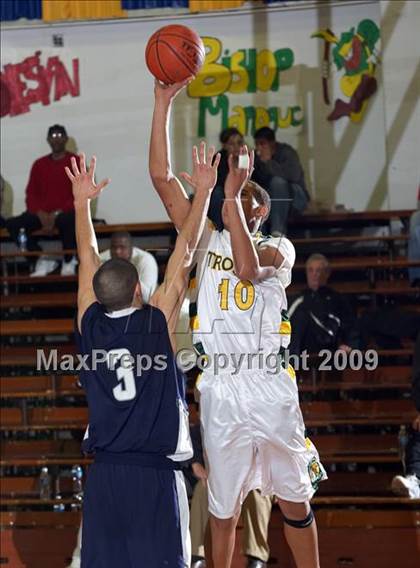 Thumbnail 3 in Castro Valley vs. Clovis East (Gridley Invitational) photogallery.