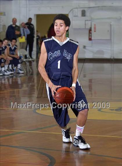 Thumbnail 3 in Castro Valley vs. Clovis East (Gridley Invitational) photogallery.