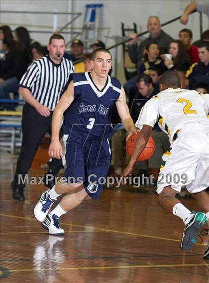 Thumbnail 1 in Castro Valley vs. Clovis East (Gridley Invitational) photogallery.