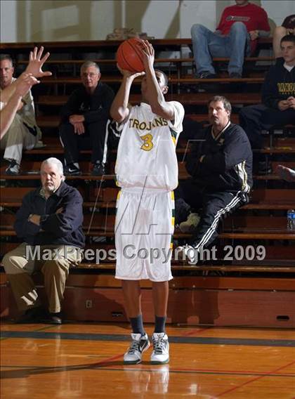 Thumbnail 3 in Castro Valley vs. Clovis East (Gridley Invitational) photogallery.