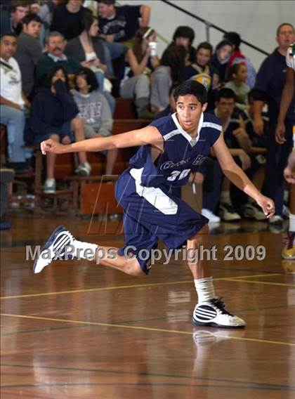 Thumbnail 2 in Castro Valley vs. Clovis East (Gridley Invitational) photogallery.