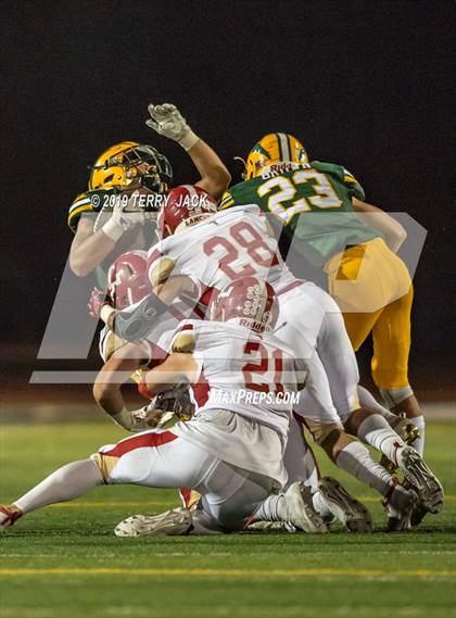 Thumbnail 2 in Edison vs. Orange Lutheran photogallery.