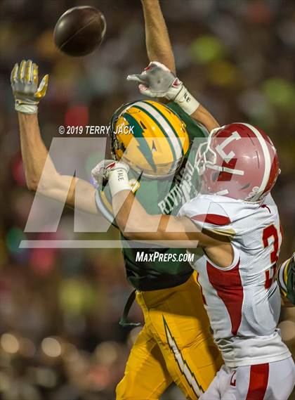 Thumbnail 2 in Edison vs. Orange Lutheran photogallery.