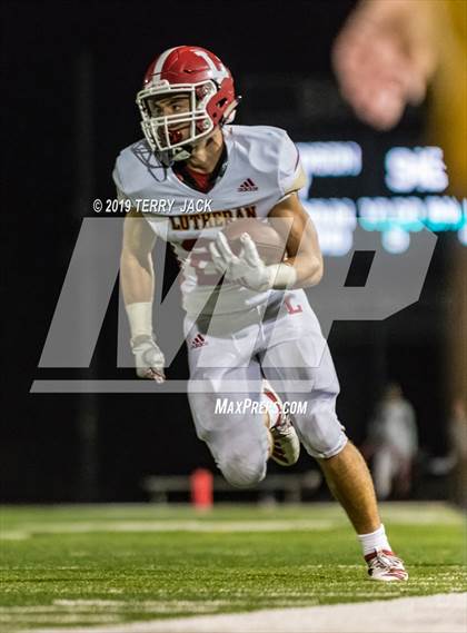Thumbnail 3 in Edison vs. Orange Lutheran photogallery.