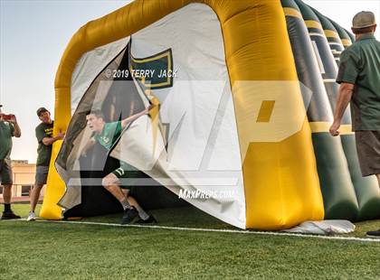 Thumbnail 1 in Edison vs. Orange Lutheran photogallery.