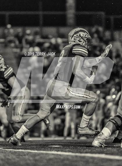 Thumbnail 3 in Edison vs. Orange Lutheran photogallery.