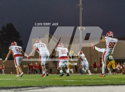 Thumbnail 2 in Edison vs. Orange Lutheran photogallery.