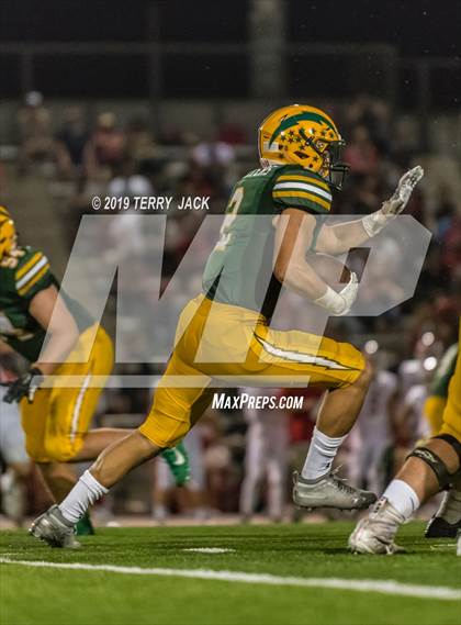 Thumbnail 1 in Edison vs. Orange Lutheran photogallery.