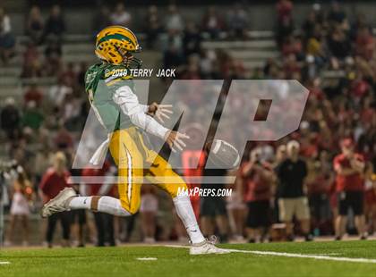 Thumbnail 3 in Edison vs. Orange Lutheran photogallery.