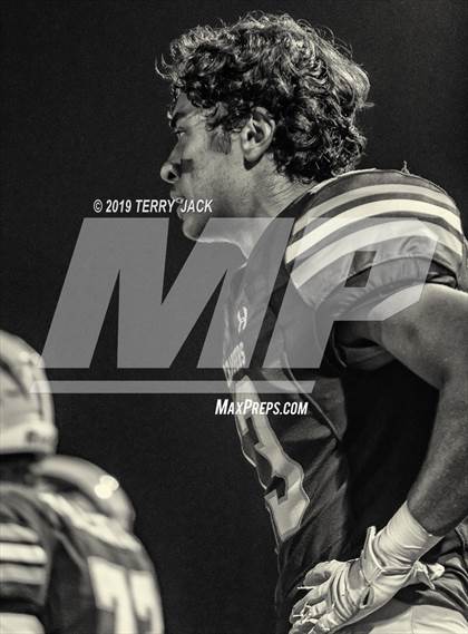 Thumbnail 3 in Edison vs. Orange Lutheran photogallery.