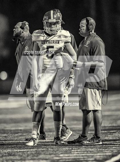 Thumbnail 3 in Edison vs. Orange Lutheran photogallery.
