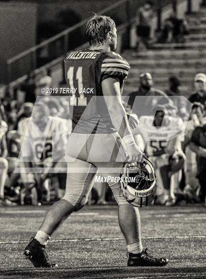 Thumbnail 2 in Edison vs. Orange Lutheran photogallery.